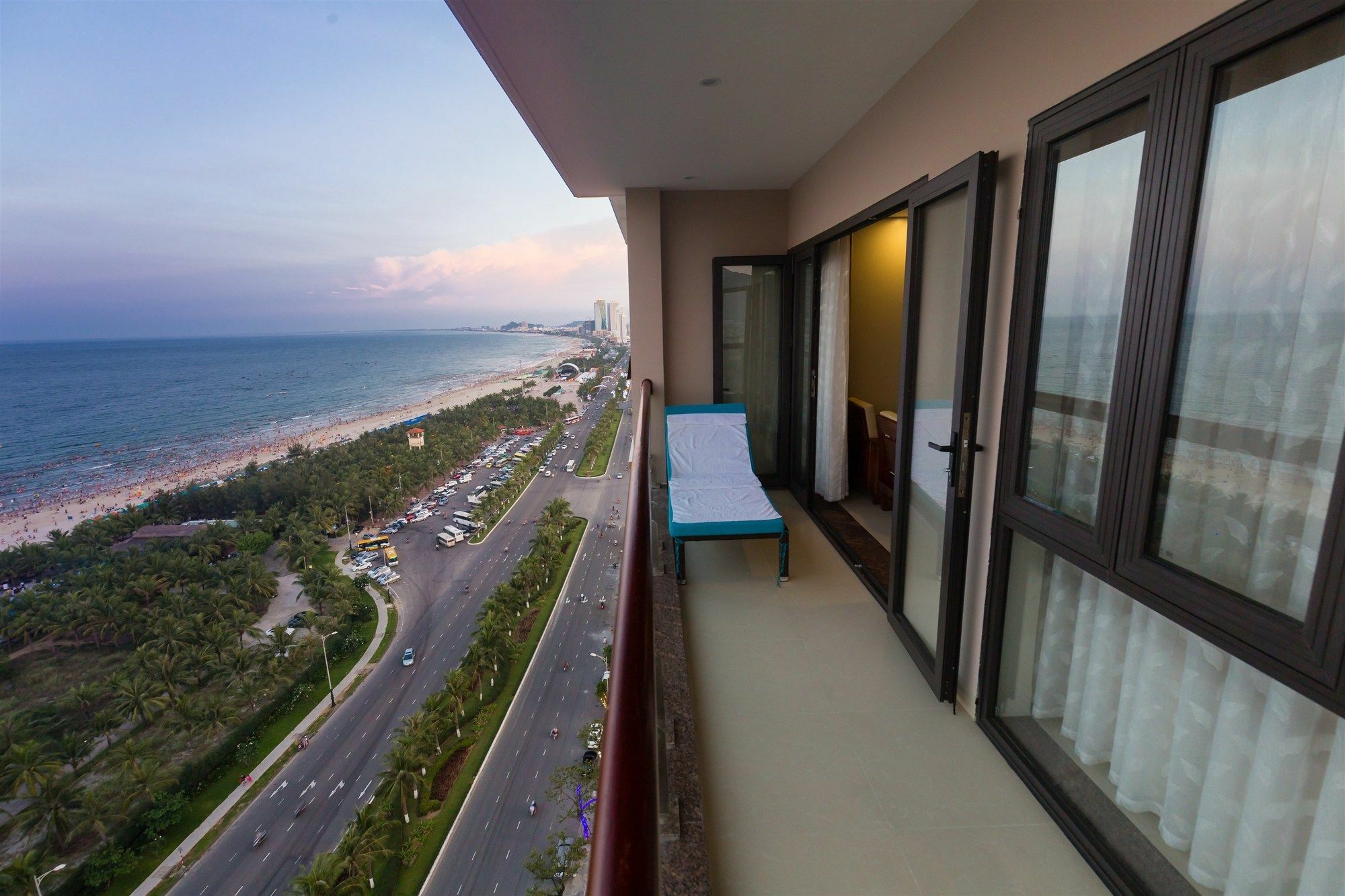 7 Seven Sea Hotel Da Nang Zewnętrze zdjęcie